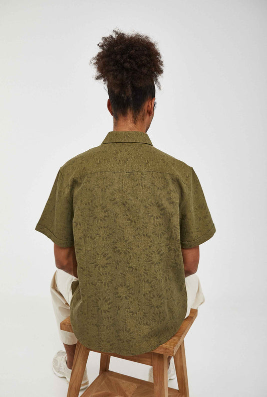 Camisa verde con cuello clásico y corte regular para verano, mezcla de lino y algodón