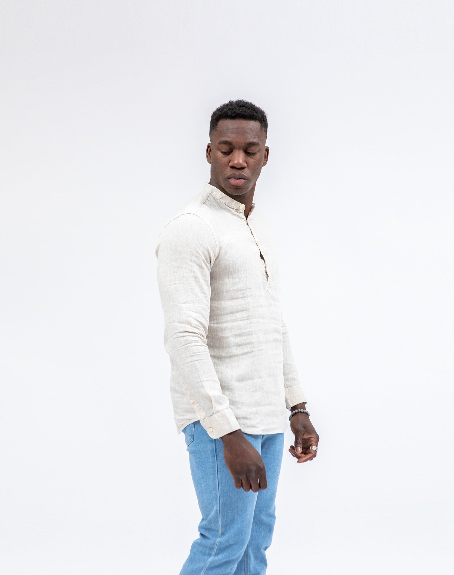 Camisa polera de lino beis cuello mao básicoCamisas manga largaBeisS