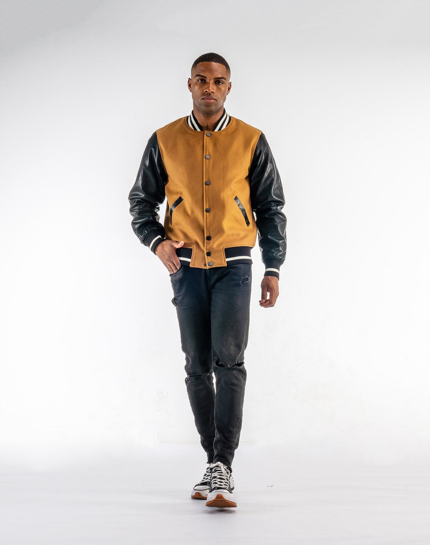 Chaqueta bomber de paño con manga de polipiel para hombreAbrigos / ChaquetasCamelS