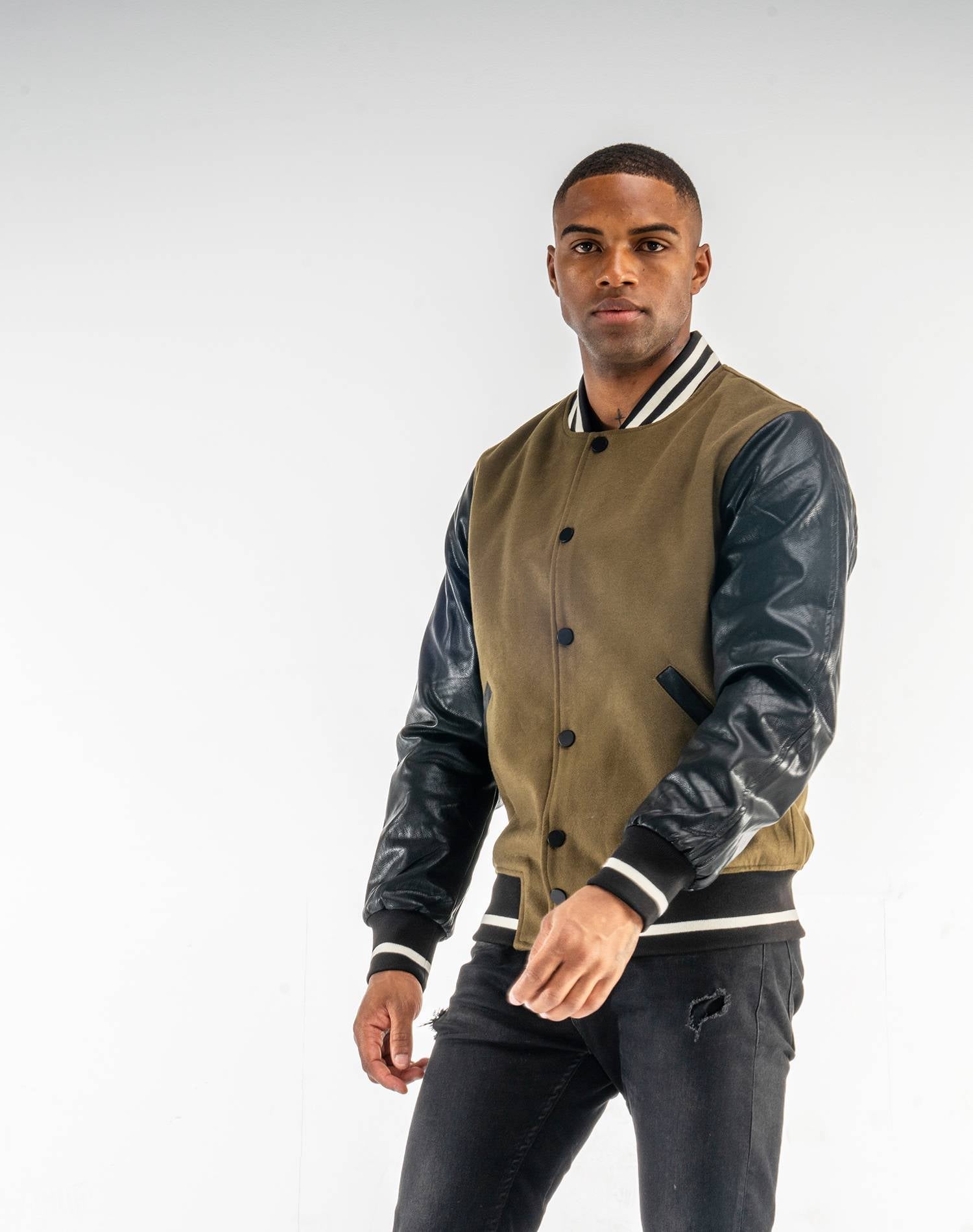 Chaqueta bomber de paño con manga de polipiel para hombreAbrigos / ChaquetasVerdeS