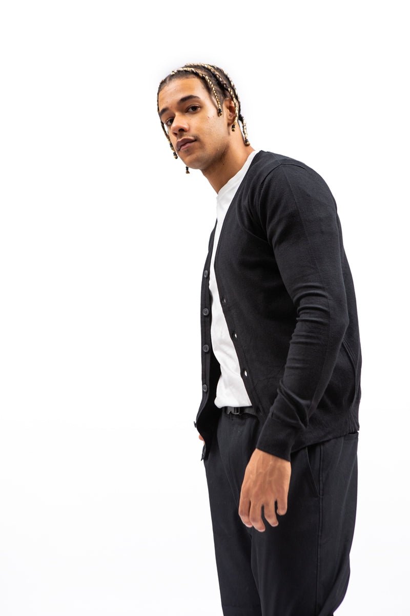 Jersey negro con botón abiertoJerseisNegroS