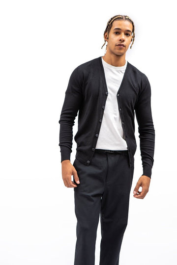 Jersey negro con botón abiertoJerseisNegroS