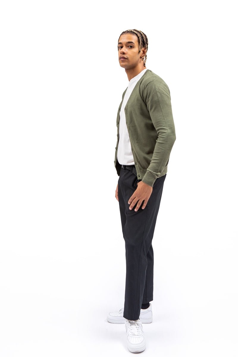 Jersey verde con botón abiertoJerseisverde militarM