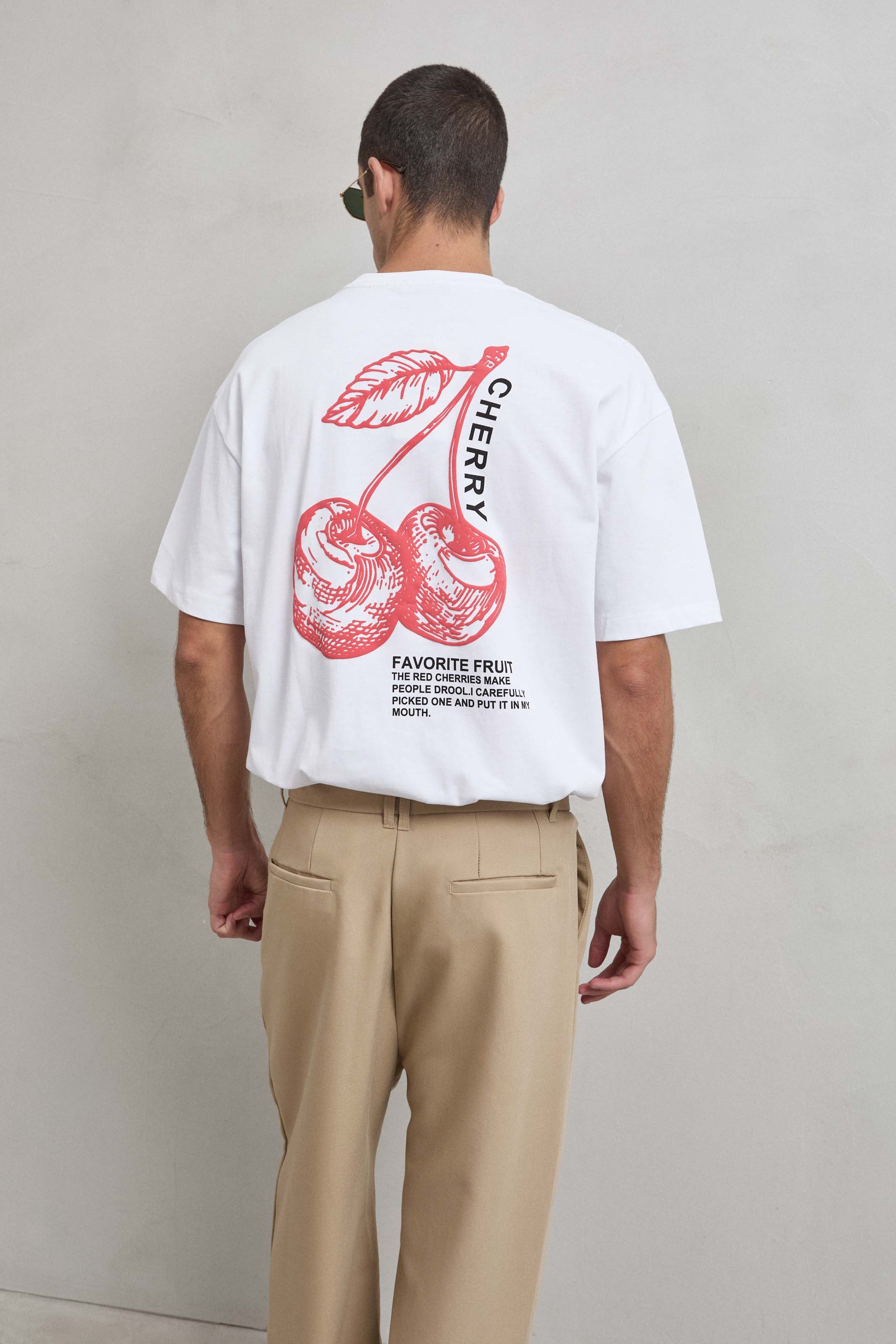 camiseta oversize casual blanca de hombre algodón pesado diseño cereza