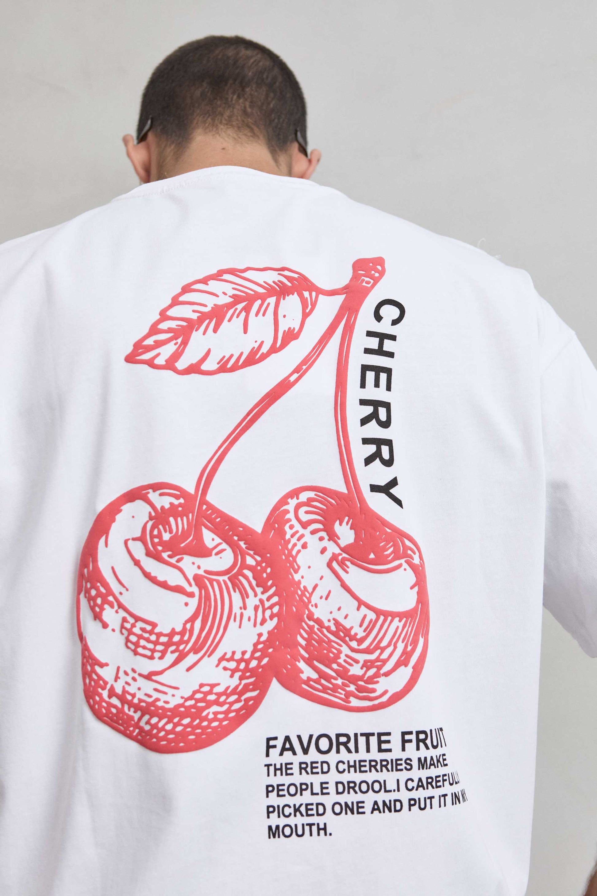 camiseta oversize blanca hombre 100 algodón con estampado de cereza CHERRY