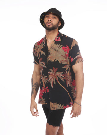 Camisa hawaiana de hojas marrones