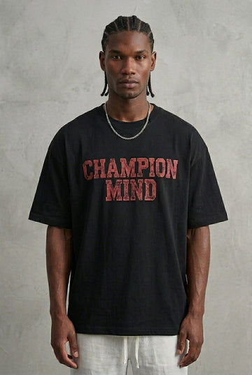 Vista frontal de camiseta negra CHAMPION MIND