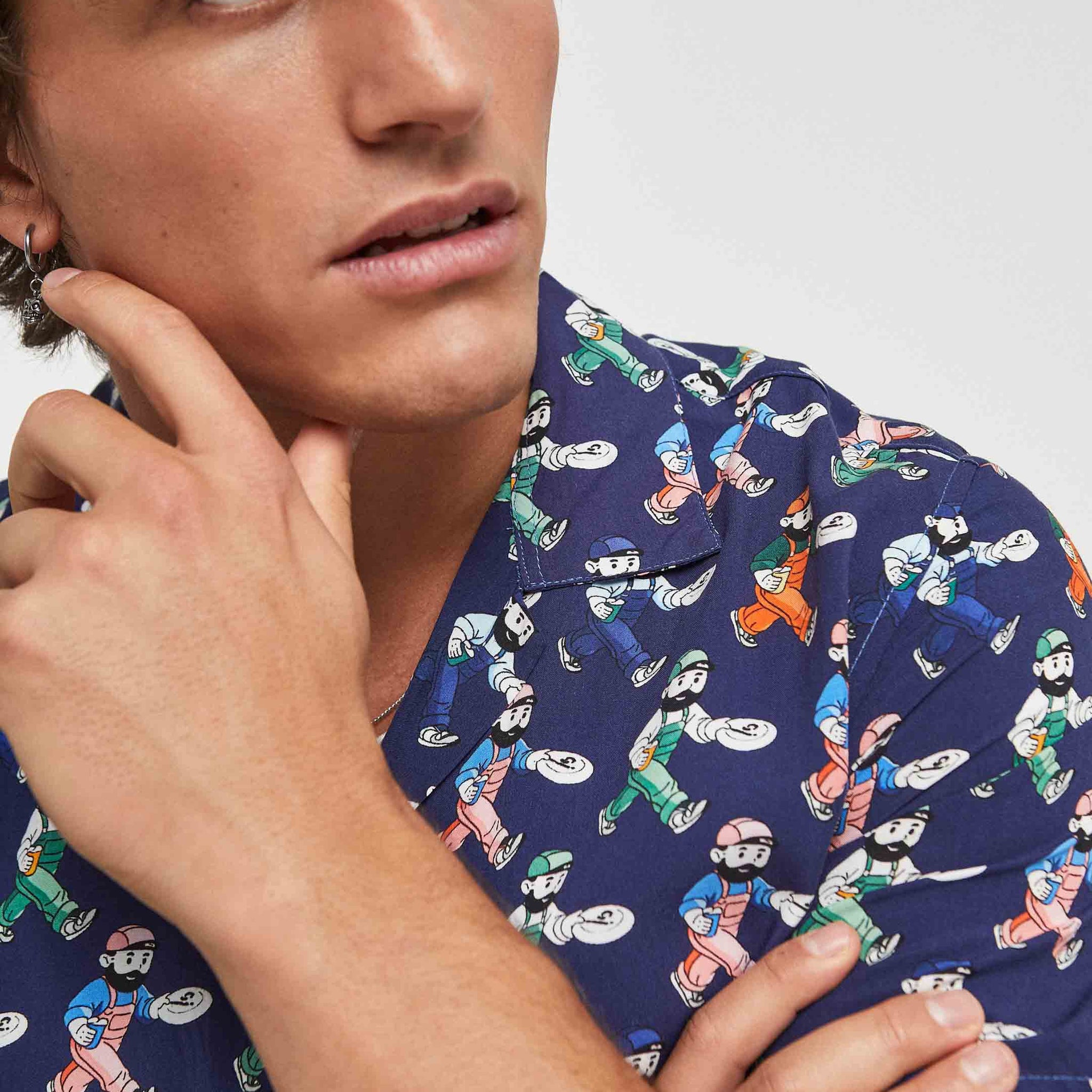 Camisa hawaiana azul de pintor