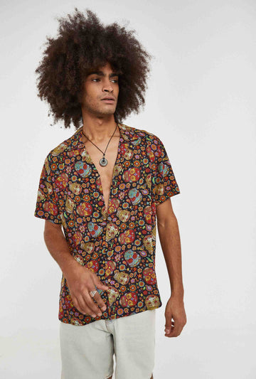 Camisa hawaiana negra de calaveras mejicanas