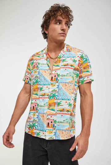 Camisa hawaiana multicolor con dibujos de hawaii