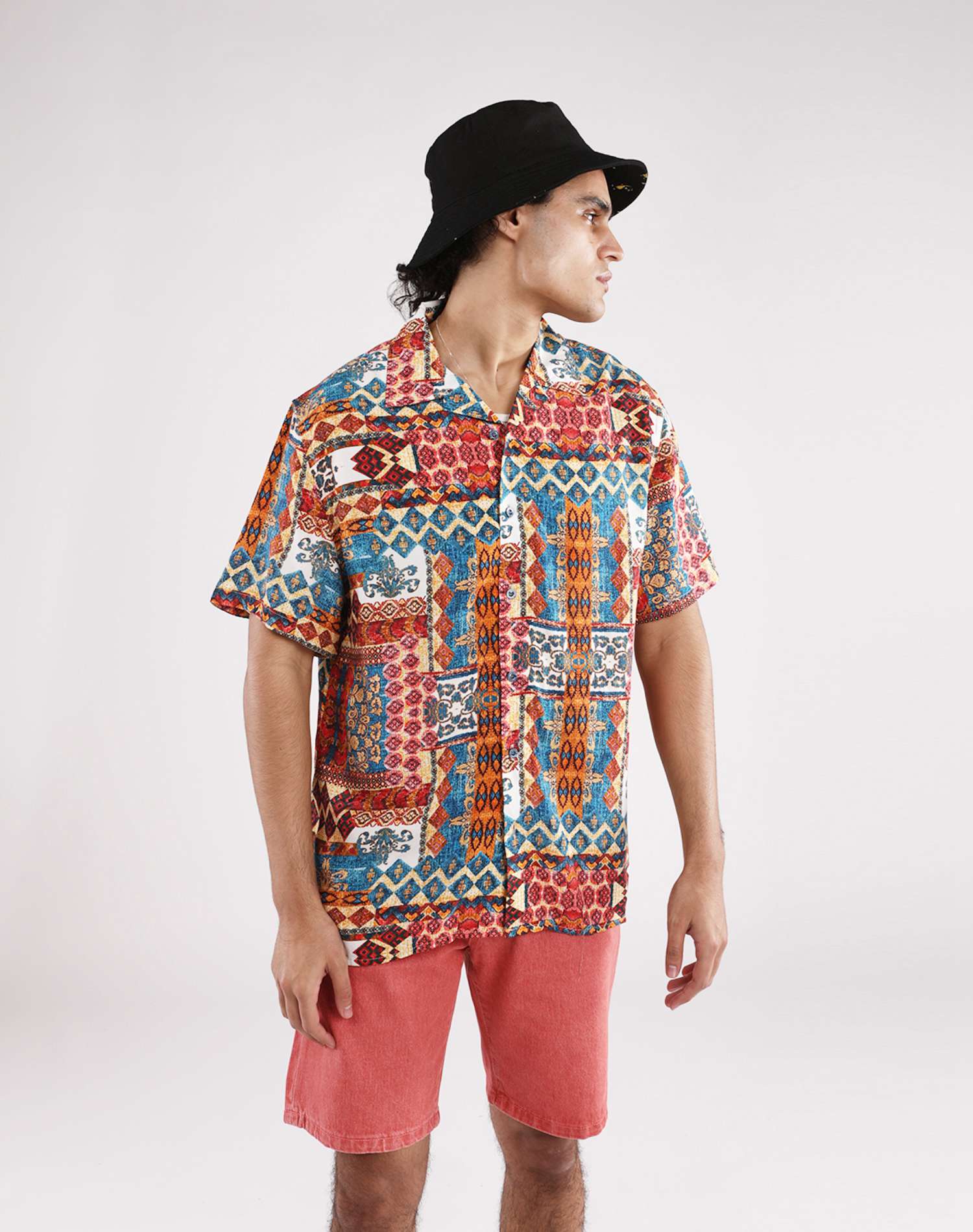 Camisa hawaiana geométrica