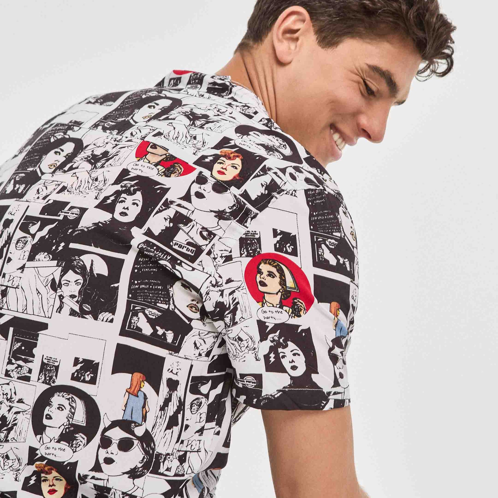 Camisa hawaiana blanca de comic