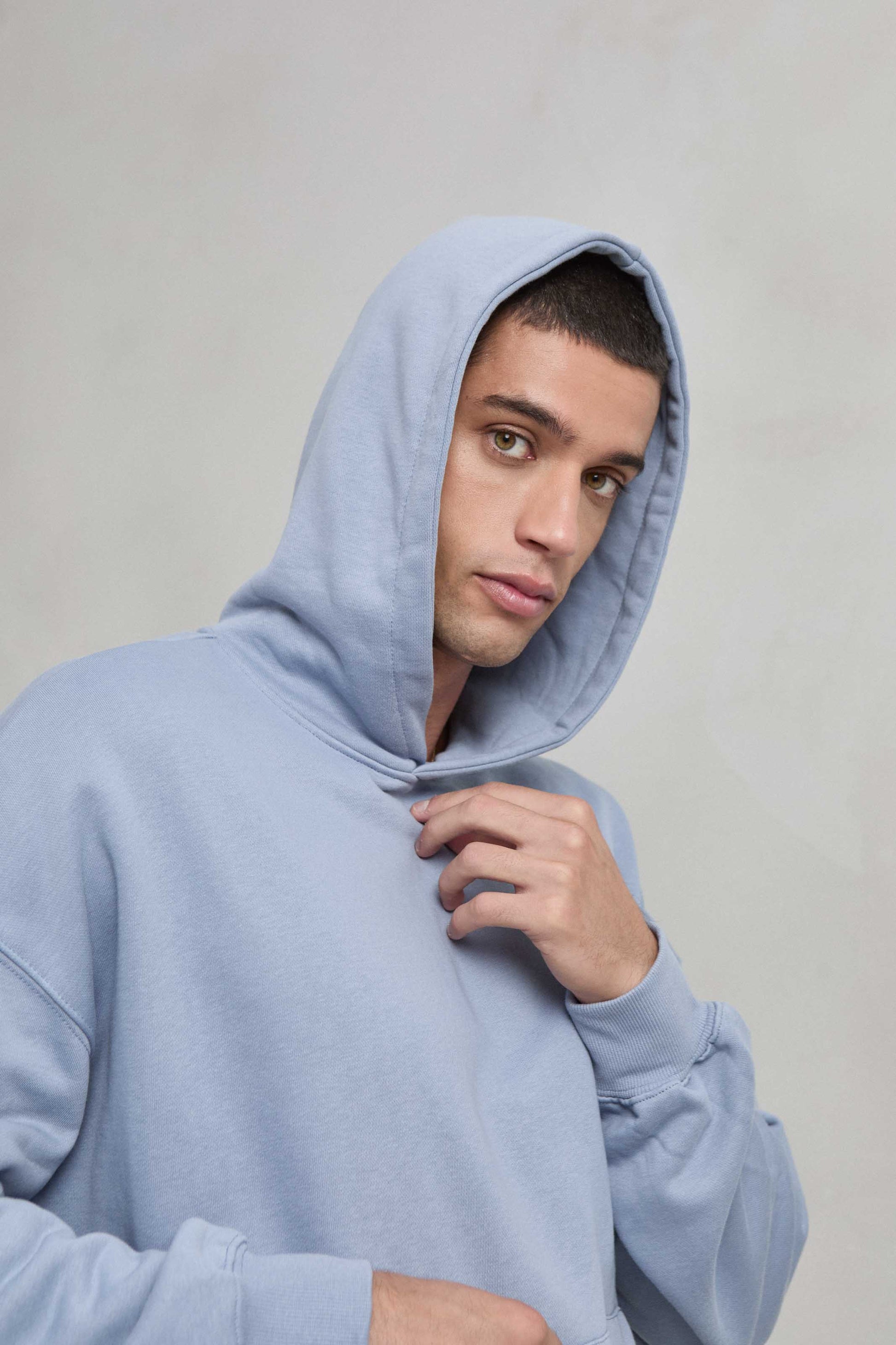 Sudadera OVERSIZE azul para hombre con capucha y cálida