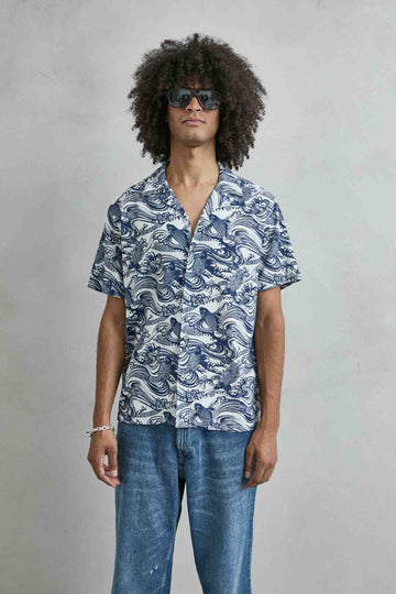 Camisa Blanca Estampado Océano y Peces – Manga Corta 100% Algodón