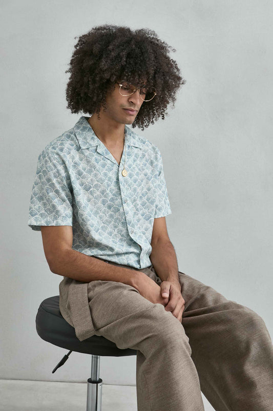 vista lateral camisa hawaiana 100% algodón efecto lino para hombre en verano