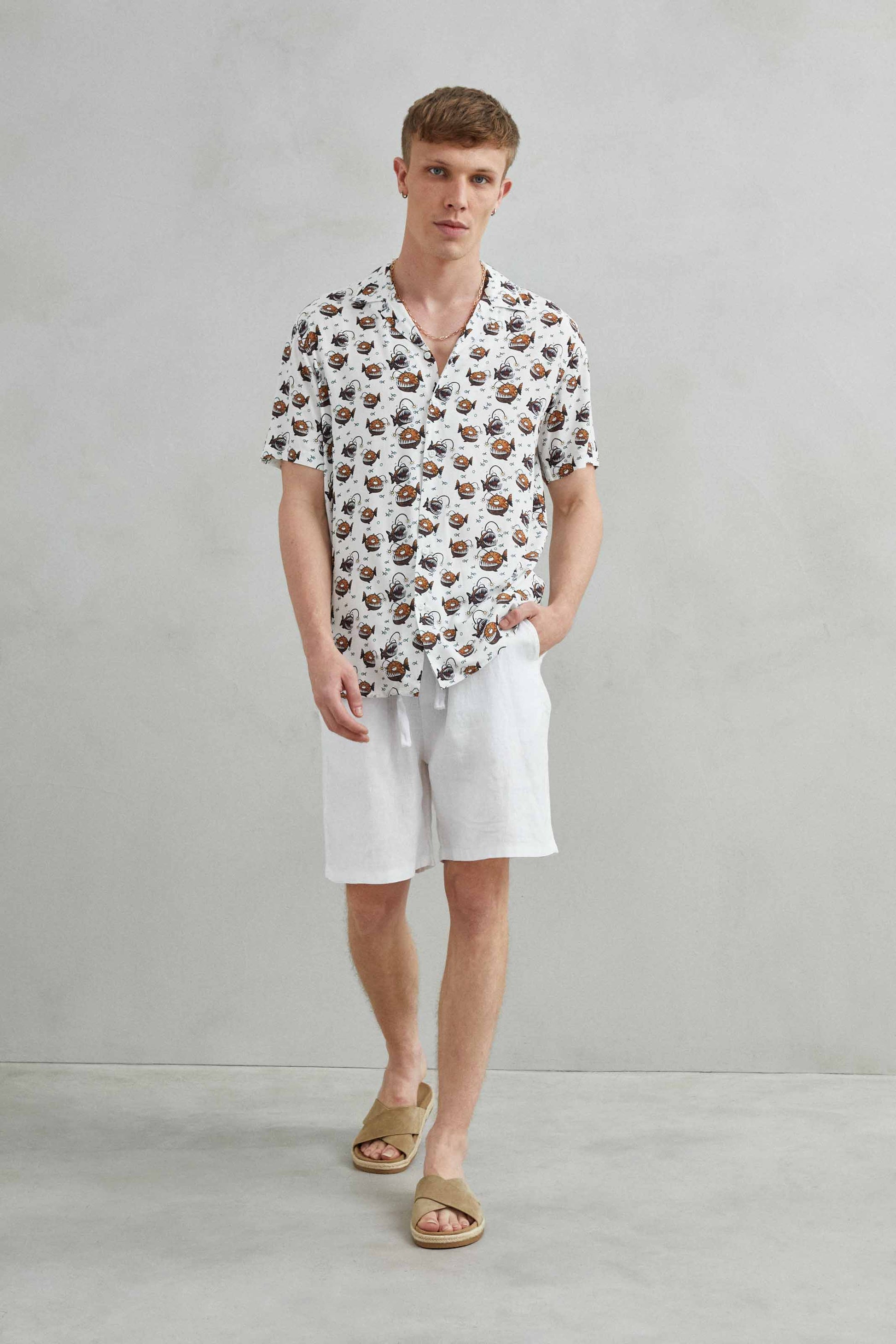 Camisa hawaiana de verano con estampado de Anglerfish y Pirana, ideal para climas cálidos, 100% viscosa