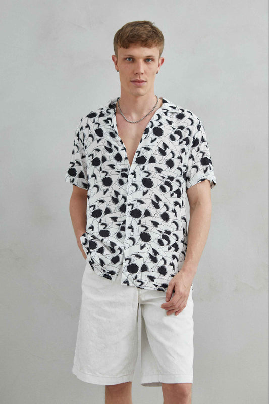 camisa ligera transpirable de verano con diseño de tiburones