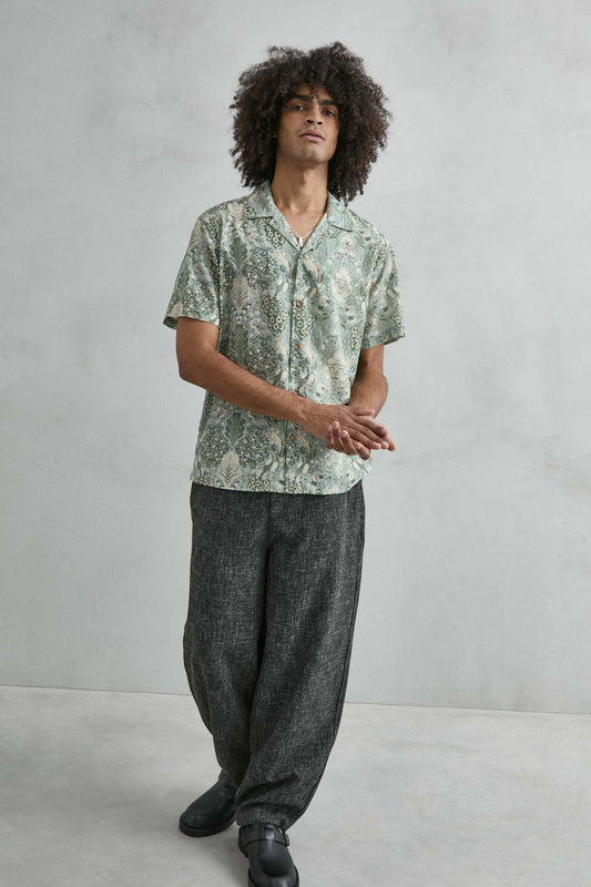 Camisa hawaiana verde para hombre manga corta vista frontal