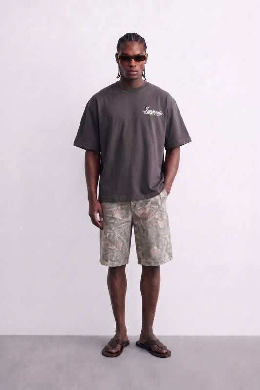 Camiseta oversize gris antracita Filtering Criteria, vista de cuerpo entero.