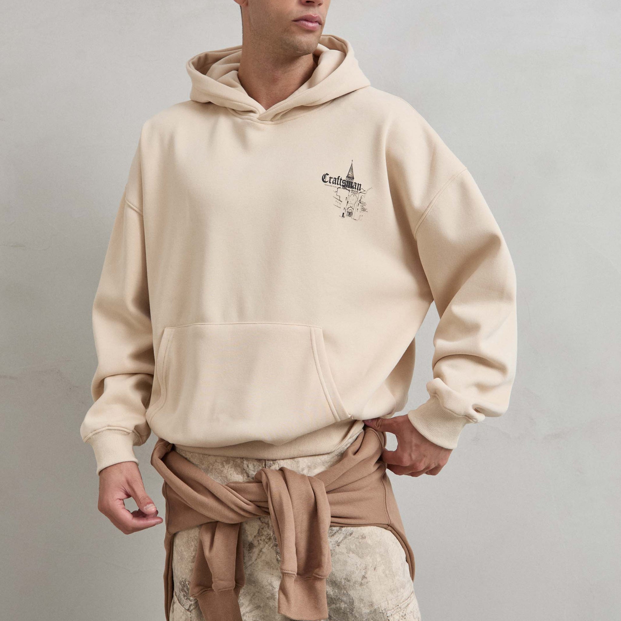 Estampado frontal CRAFTSMAN en sudadera beige