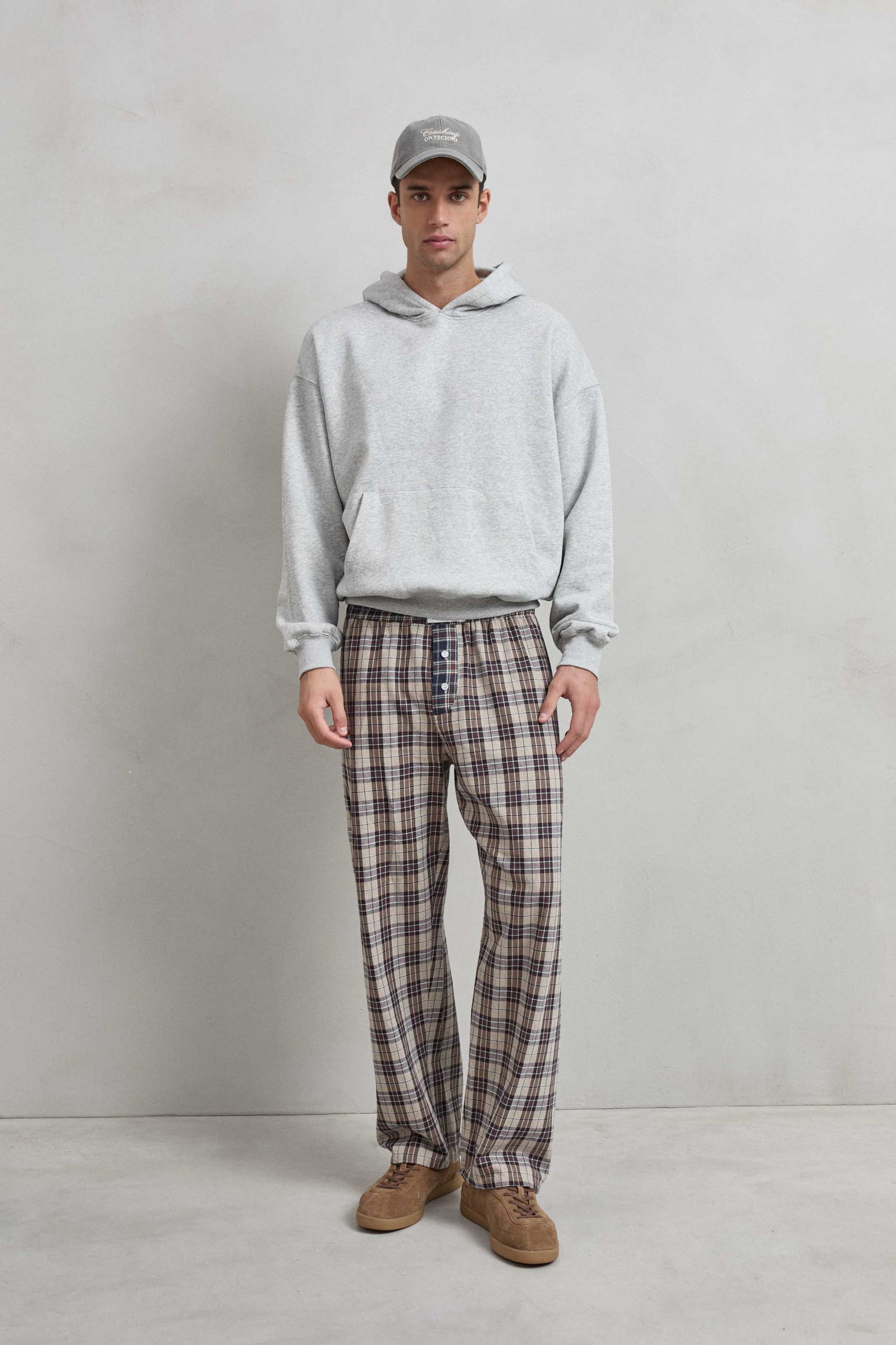 Sudadera OVERSIZE gris para hombre, estilo casual y cómodo