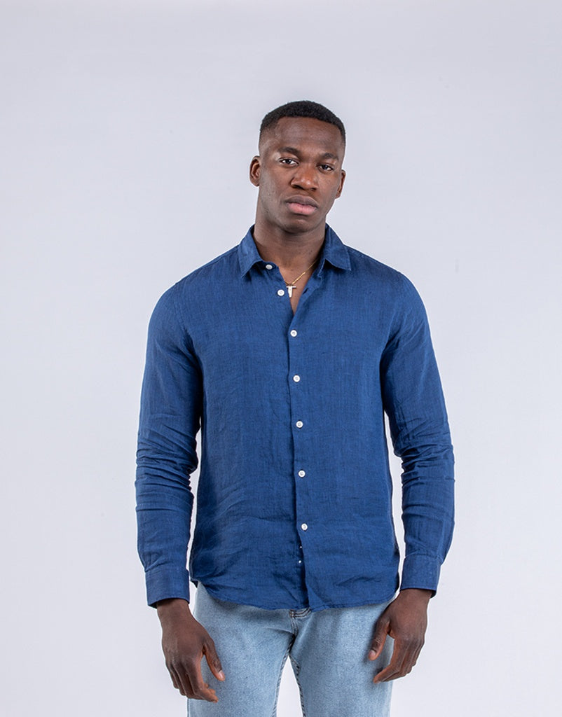 Camisa de lino azul marino cuello camisero básico