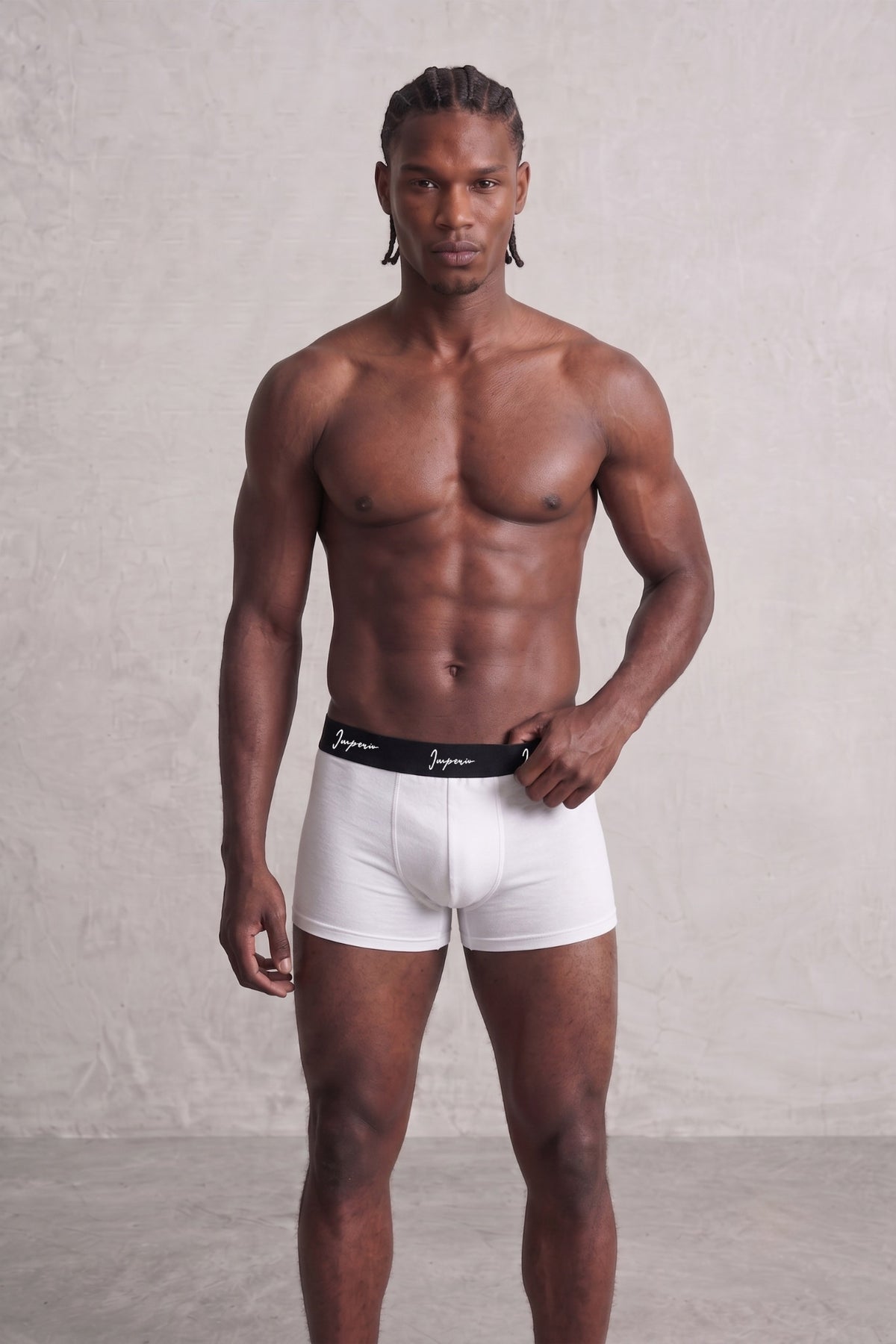 Bóxer blanco para hombre con cintura negra, vista frontal