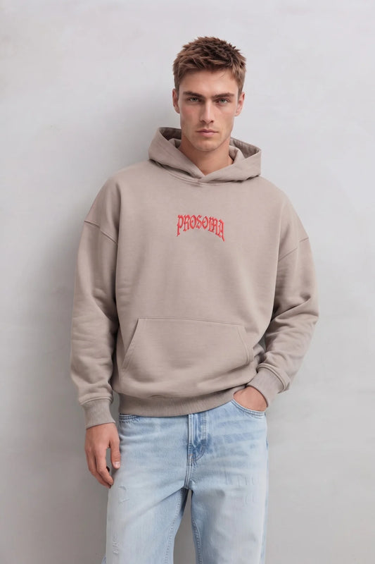 Sudadera beige grisáceo oversize de hombre con capucha y letras rojas PROSOMA en el pecho