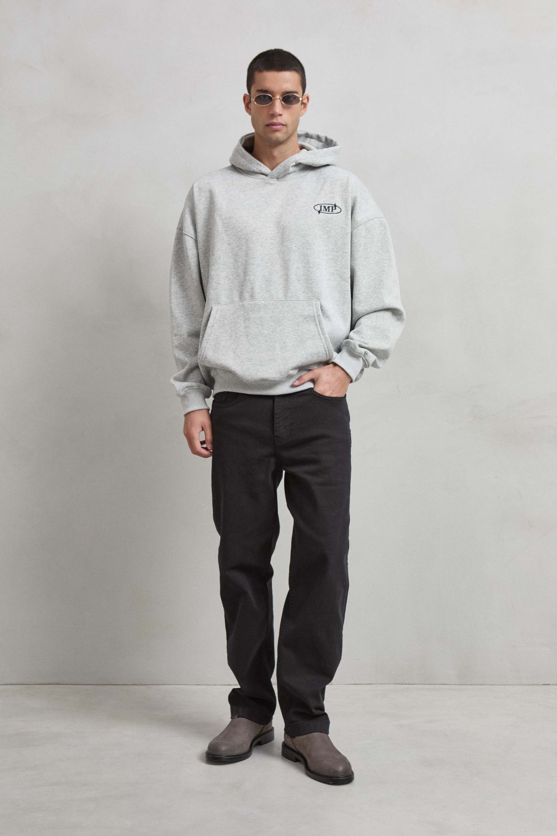 Look completo con sudadera gris jaspe IMP / WAKE UP TO REALITY