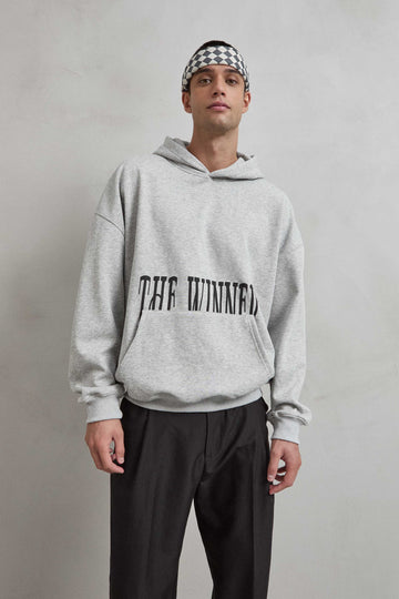 Sudadera gris jaspe con estampado delantero “THE WINNER”