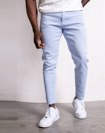 Vaquero slim fit azul celeste