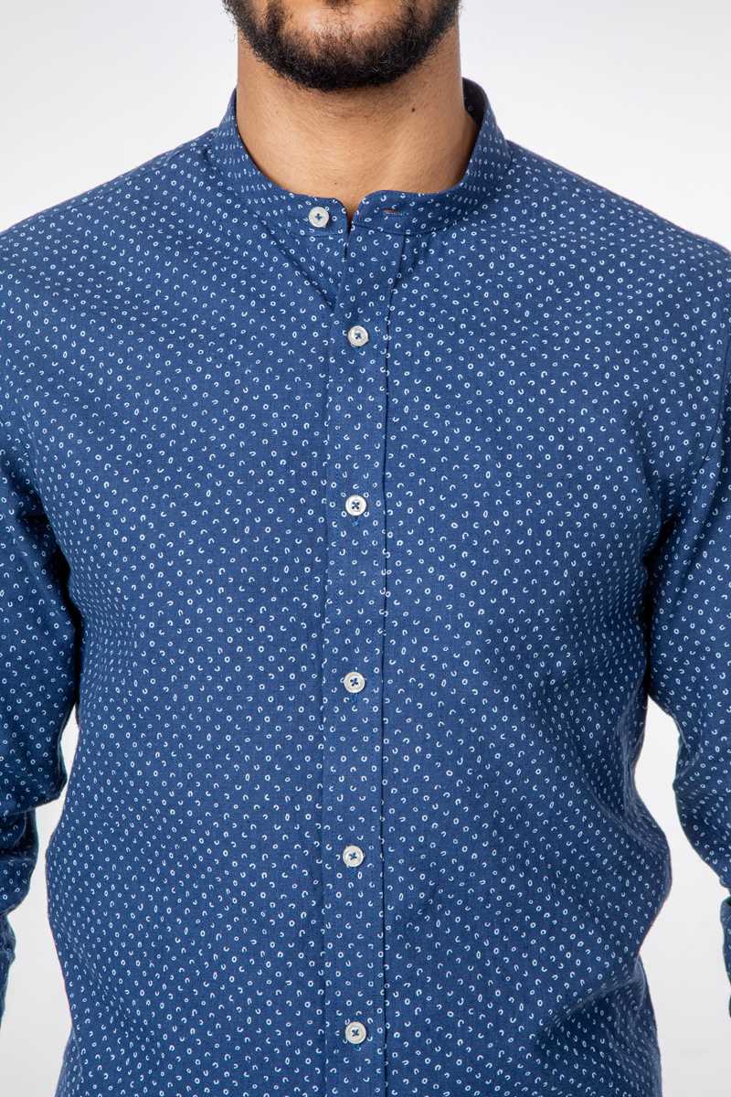 Camisa cuello mao de lino con puntos de dibujosCamisas manga largaSAzul marino