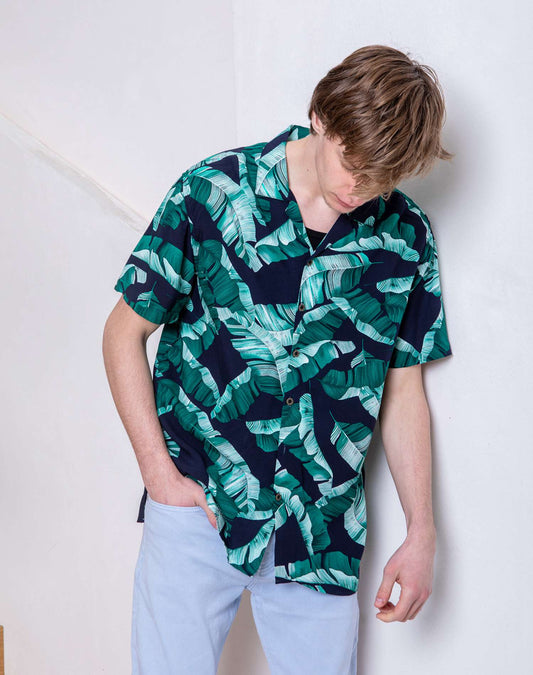 Camisa hawaiana de hojasCamisas manga cortaAzul marinoS