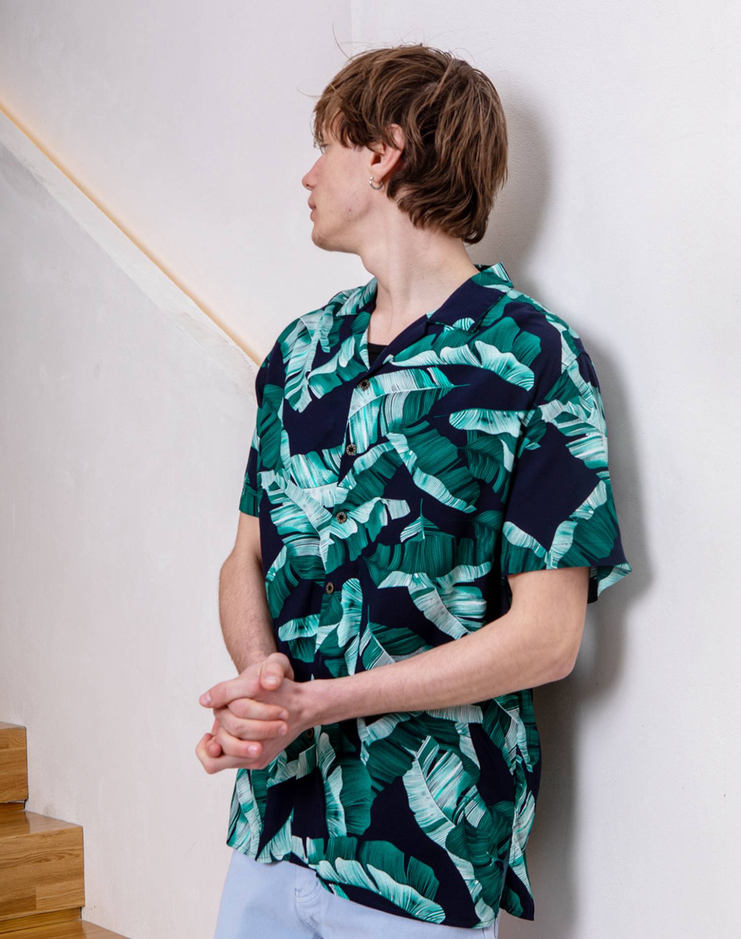 Camisa hawaiana de hojasCamisas manga cortaAzul marinoS