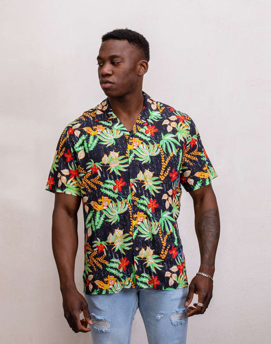 Camisa hawaiana de palmeras con hojasCamisas manga cortaNegroS