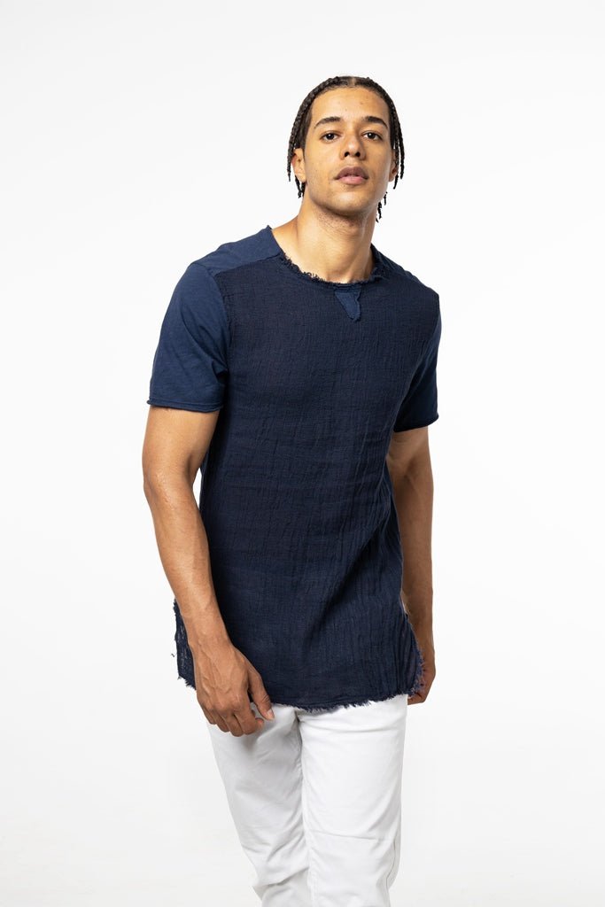 Camiseta larga estilo lino con diseños en los bordesCamisetas manga cortaAzul marinoS