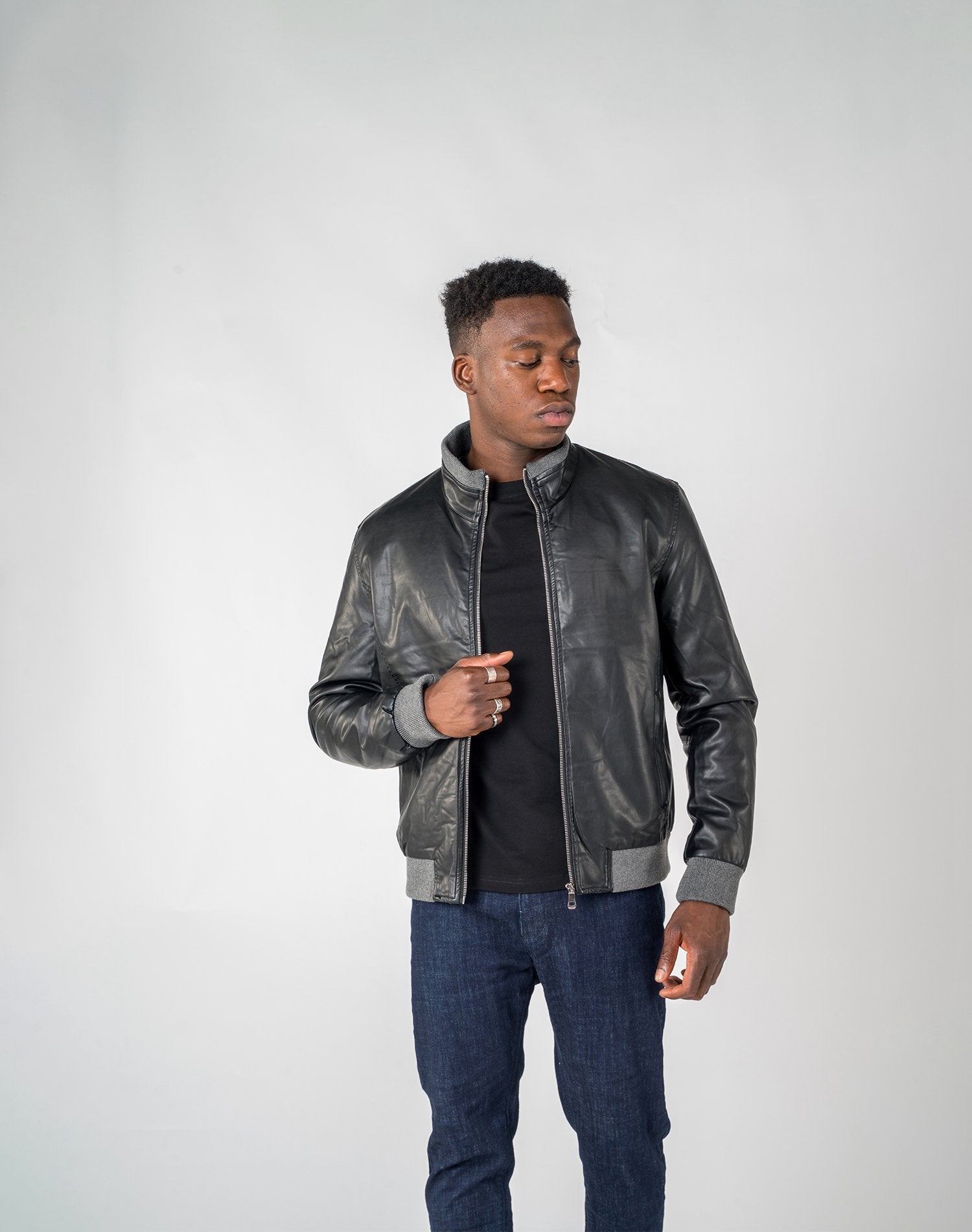 Chaqueta bomber de polipiel para hombresAbrigos / ChaquetasNegroS